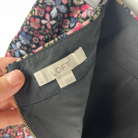 LOFT Ann Taylor Multicolor Floral Velvet Stretch Skirt Double Lining Womens 2 - Picture 7 of 8